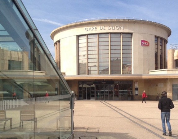 3A0DEFF8-51FC-4652-84DA-81E78AC32C17