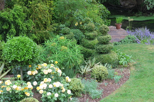 0568F42A-1102-43D4-8A70-DF2D1A837A6E