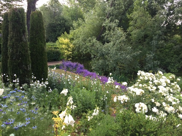 3C10F7FE-5476-4FFF-921B-016FA44E2070